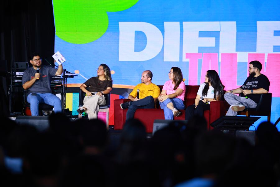 Painel no palco