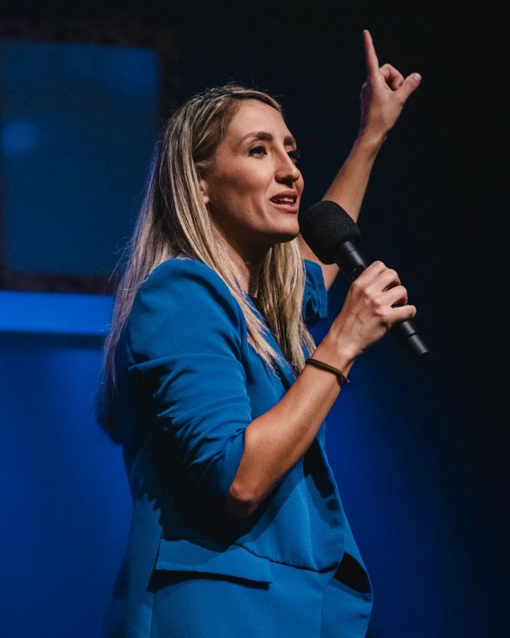 ANNE REIS